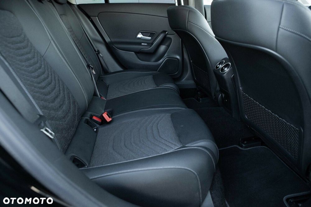 Mercedes-Benz CLA 200 mHEV Progressive 7G-DCT - 24