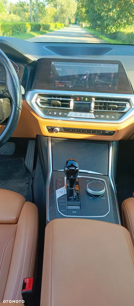 BMW Seria 3 320d Luxury Line sport - 22