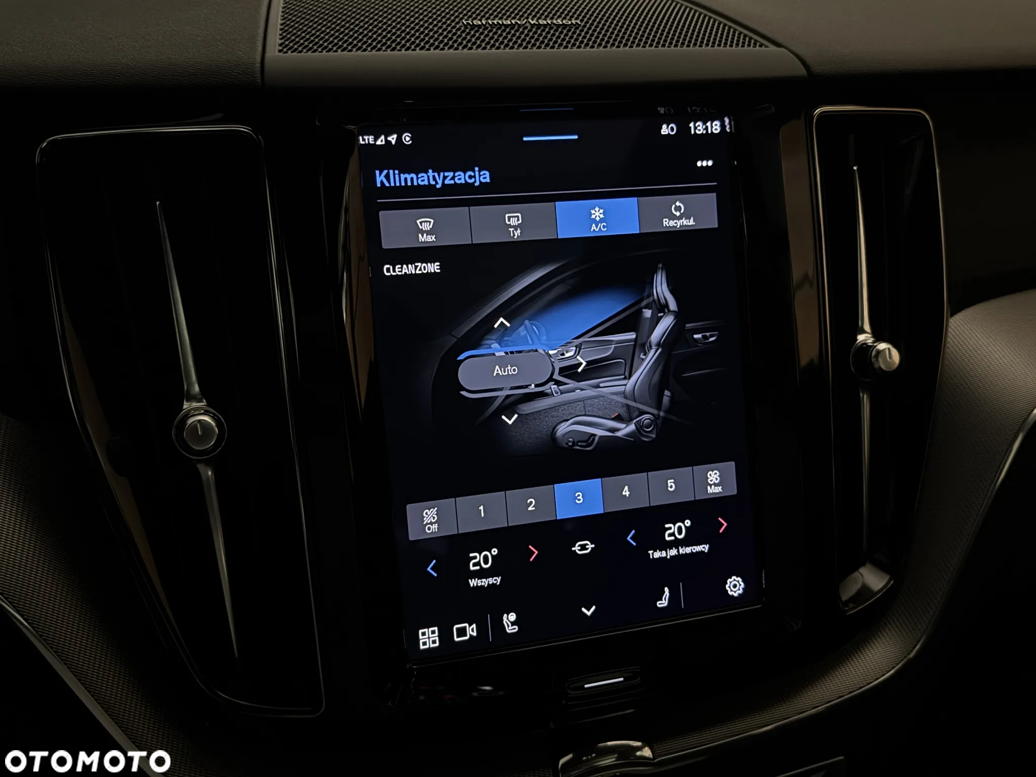 Volvo XC 60 B4 D Plus Dark - 20