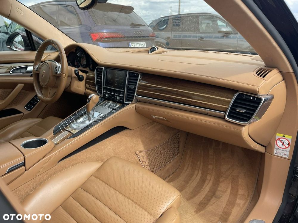 Porsche Panamera GTS PDK - 15