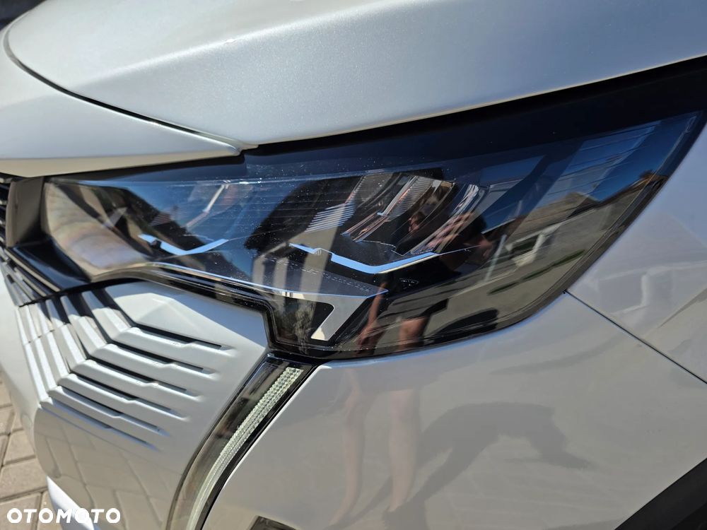 Peugeot 3008 1.6 PureTech GPF Allure S&S EAT8 - 17