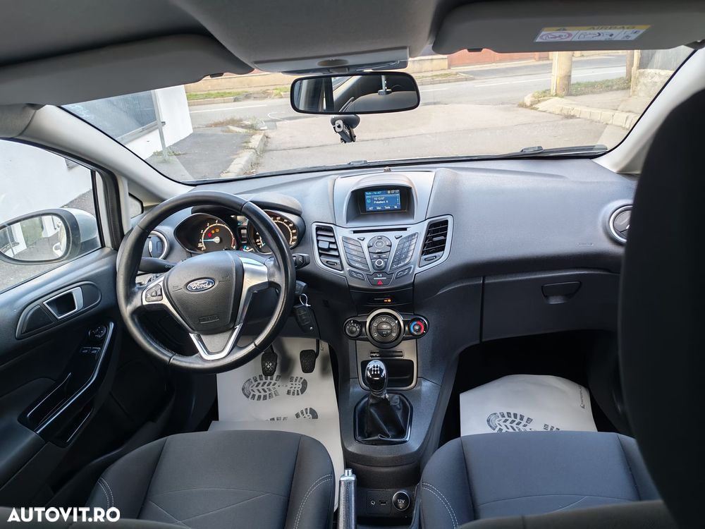 Ford Fiesta 1.0 EcoBoost S&S TITANIUM - 5