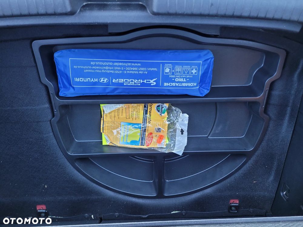 Hyundai ix20 1.4 blue YES - 23
