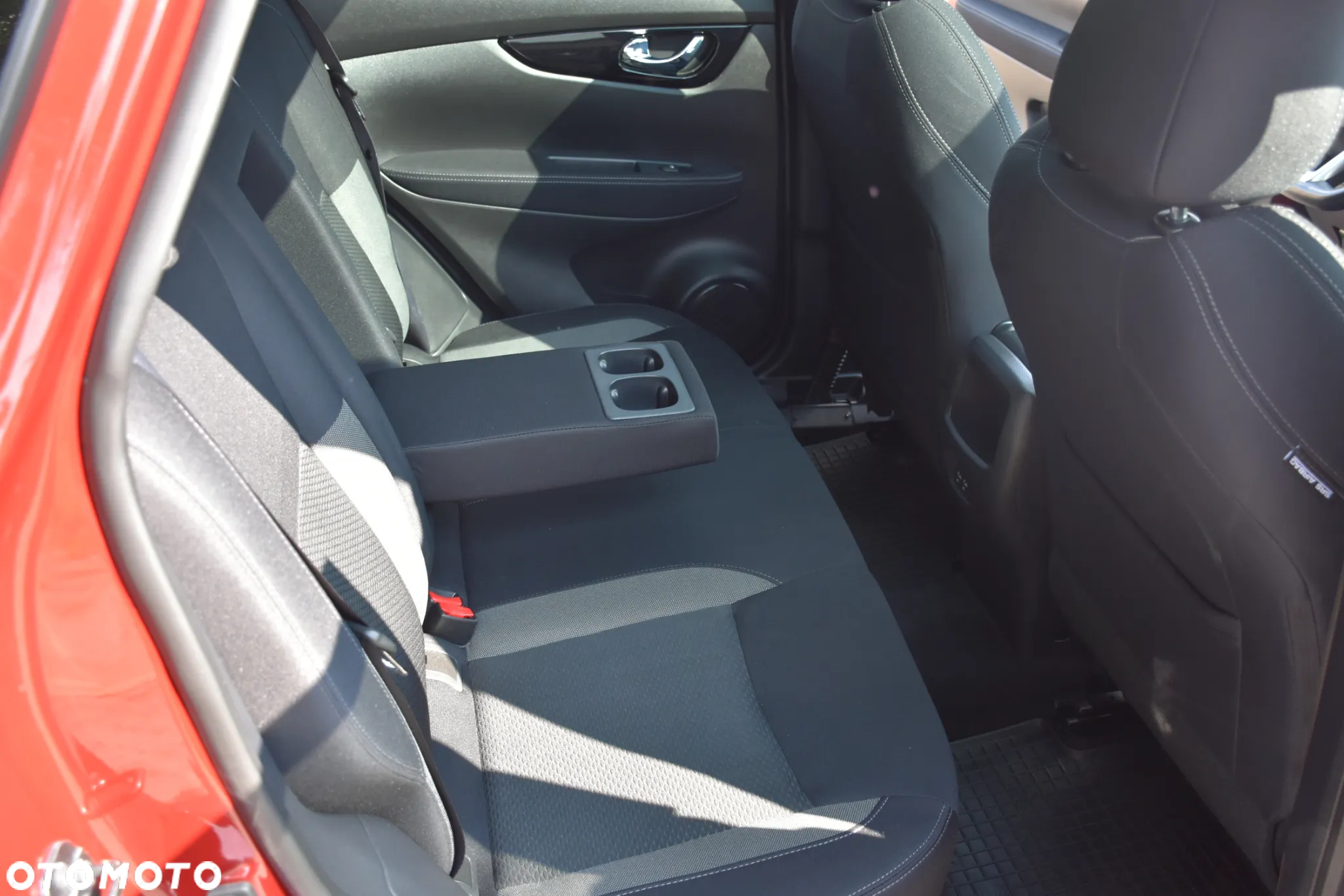 Nissan Qashqai 1.3 DIG-T N-Connecta - 25