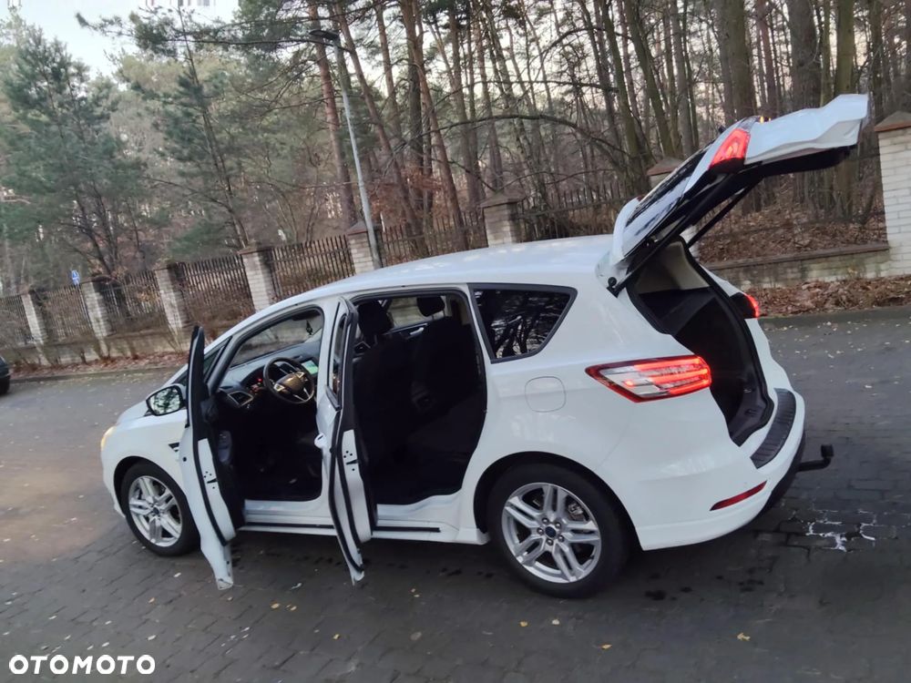 Ford S-Max - 11