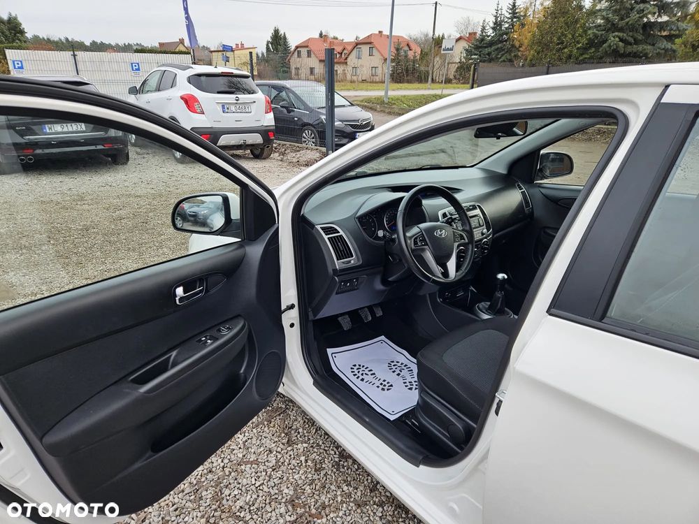 Hyundai i20 1.2 Trend - 14