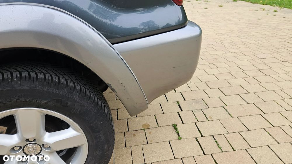 Toyota RAV4 D-4D 4x4 - 25