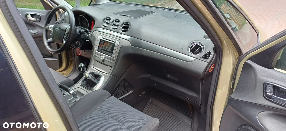 Ford S-Max - 9