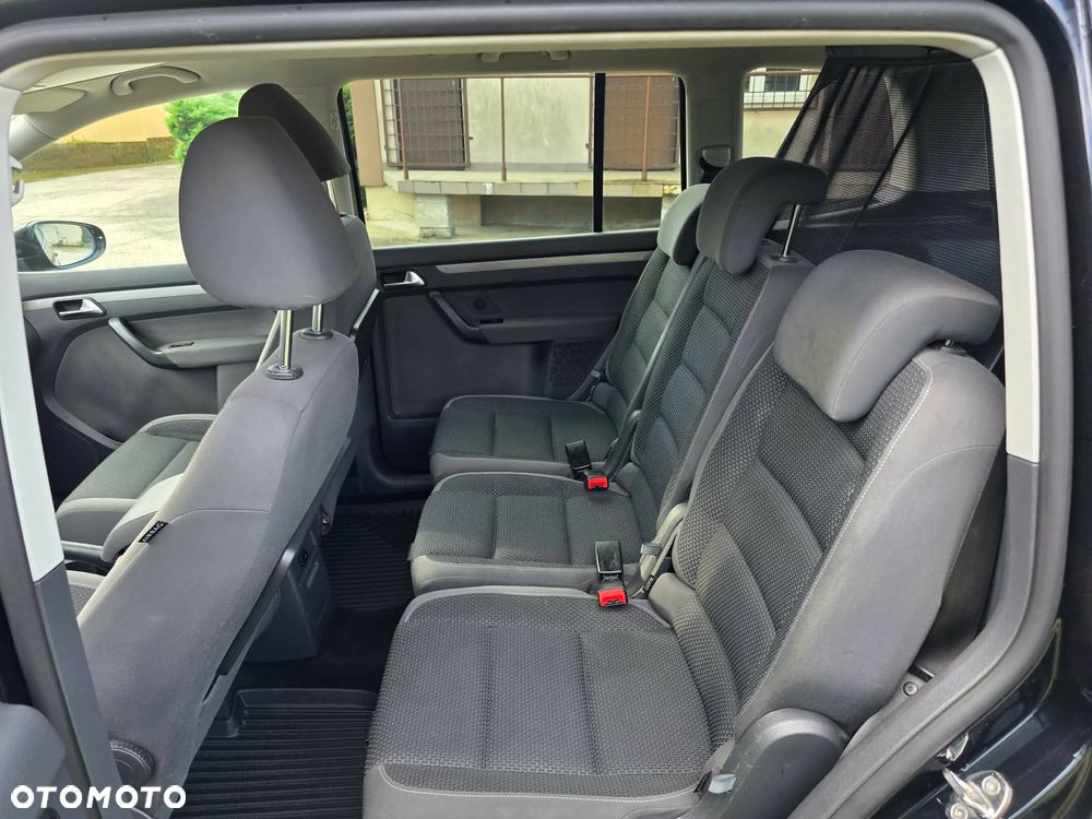 Volkswagen Touran - 13