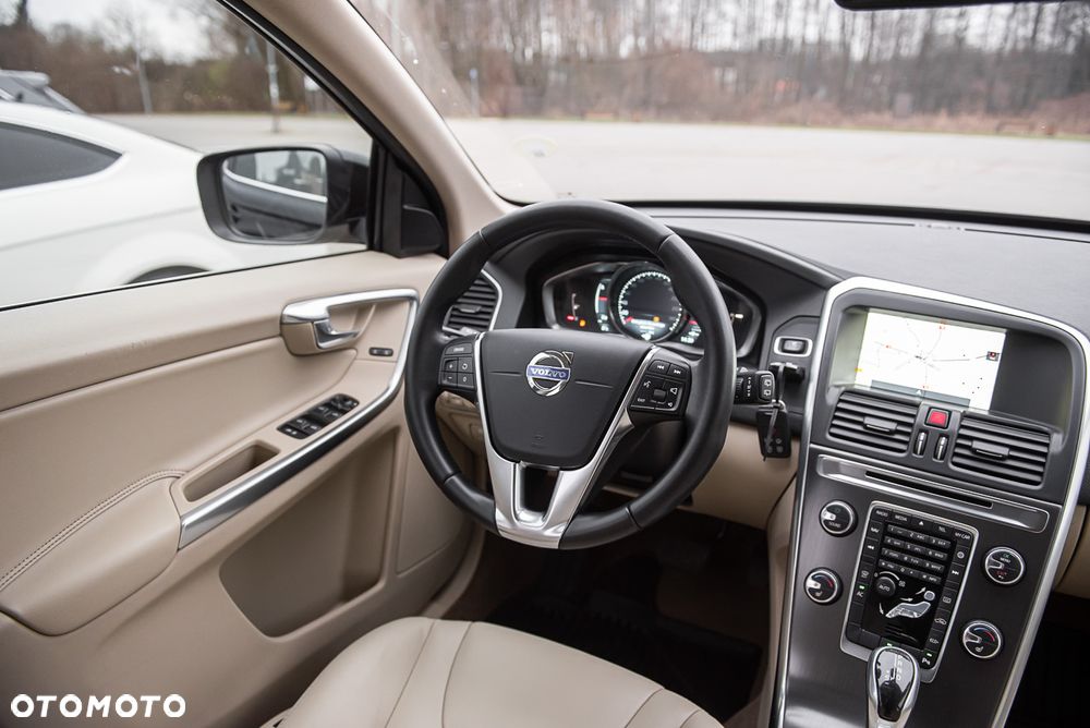 Volvo XC 60 D4 Geartronic Summum - 25