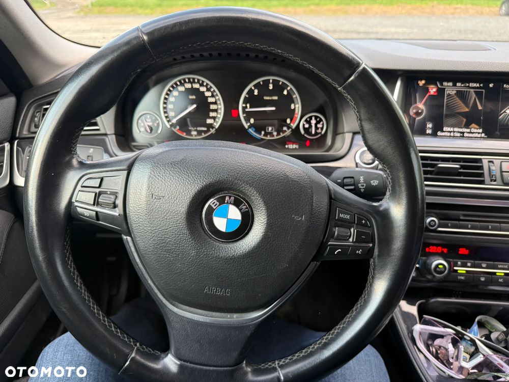 BMW Seria 5 525d xDrive Sport-Aut - 3