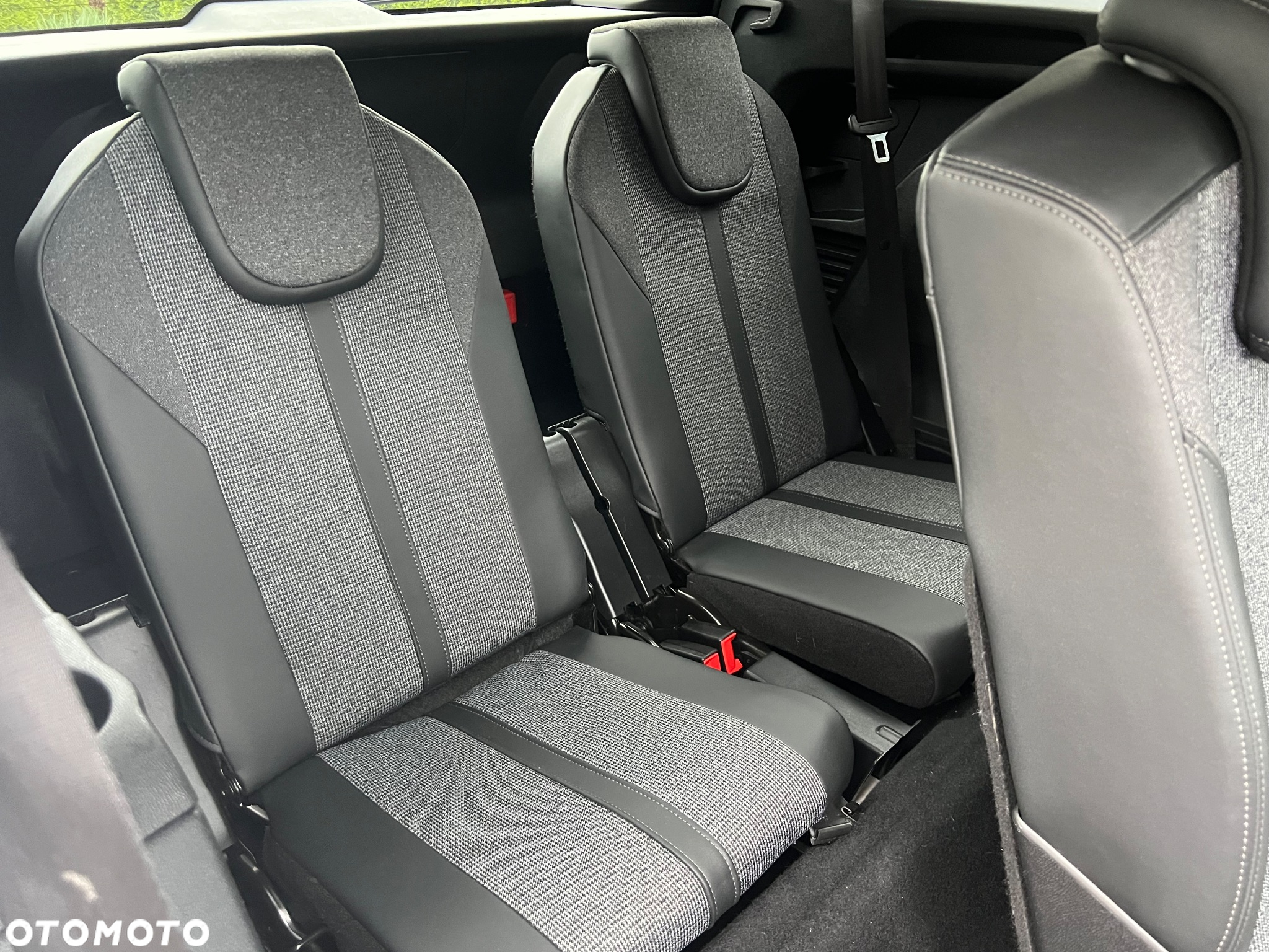 Peugeot 5008 1.5 BlueHDi Allure S&S EAT8 - 28