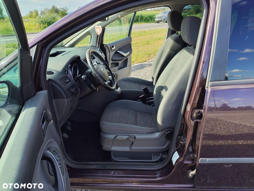 Ford C-MAX - 16