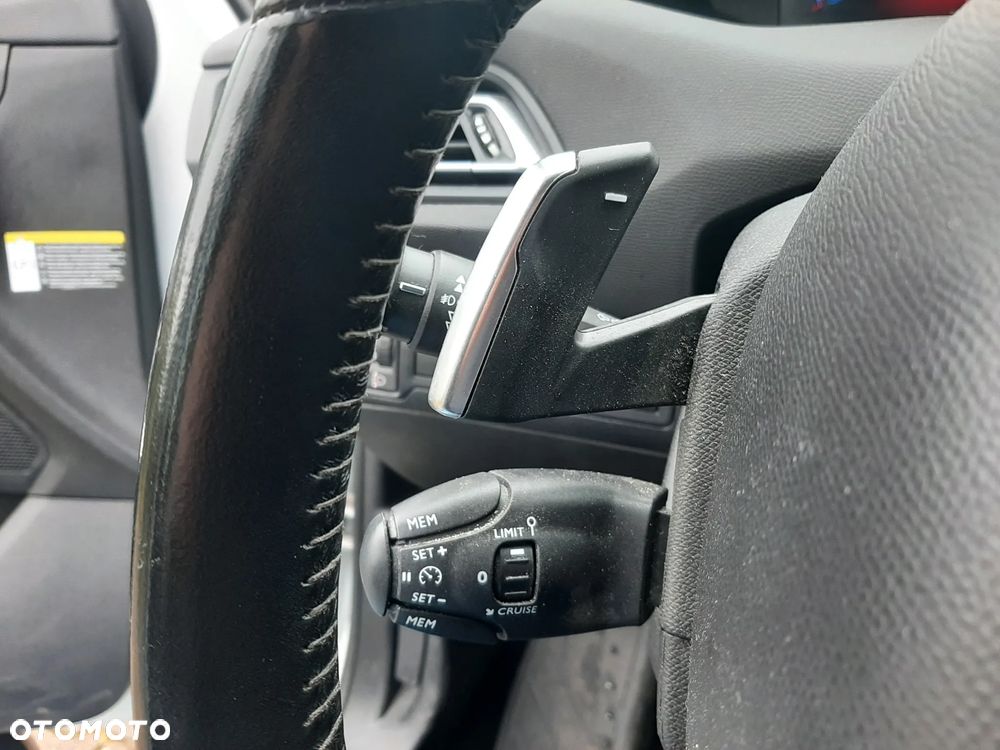 Peugeot 308 BlueHDi 130 EAT8 Allure Pack - 14