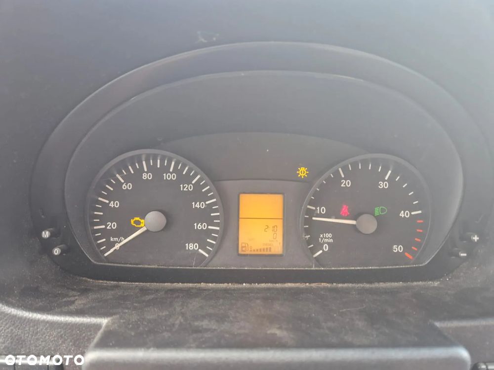 Mercedes-Benz Sprinter - 20