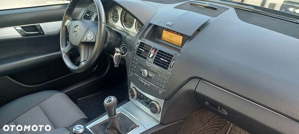 Mercedes-Benz Klasa C 180 Kompressor - 31