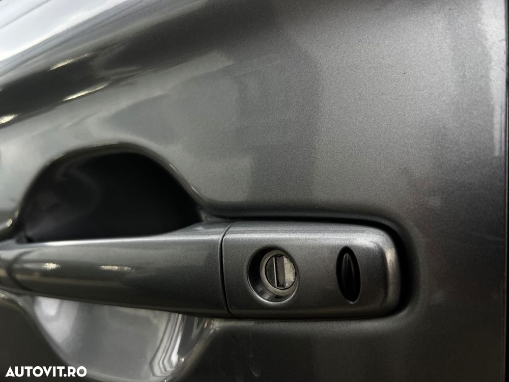 Mitsubishi Outlander - 12