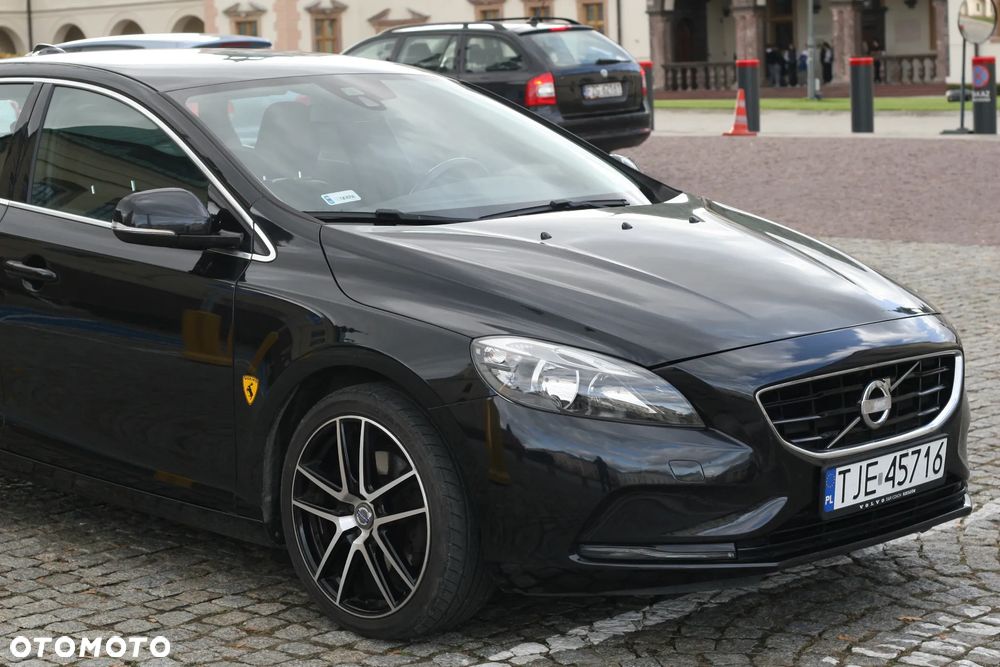 Volvo V40 T2 Momentum - 14