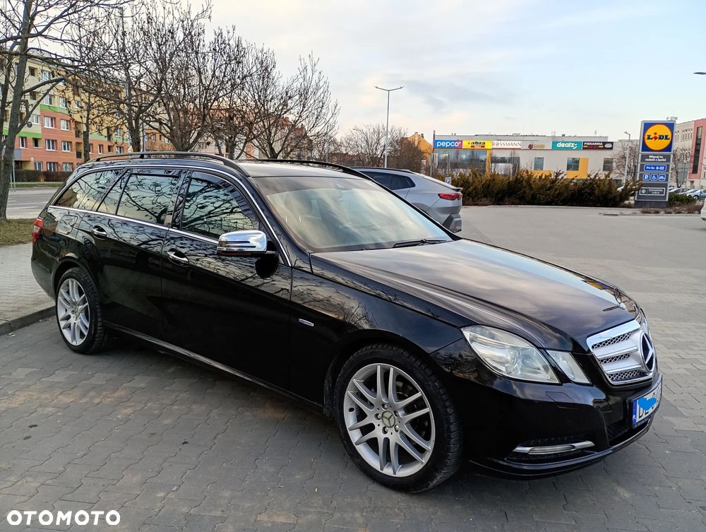 Mercedes-Benz Klasa E 220 CDI DPF BlueEFFICIENCY Automatik - 2
