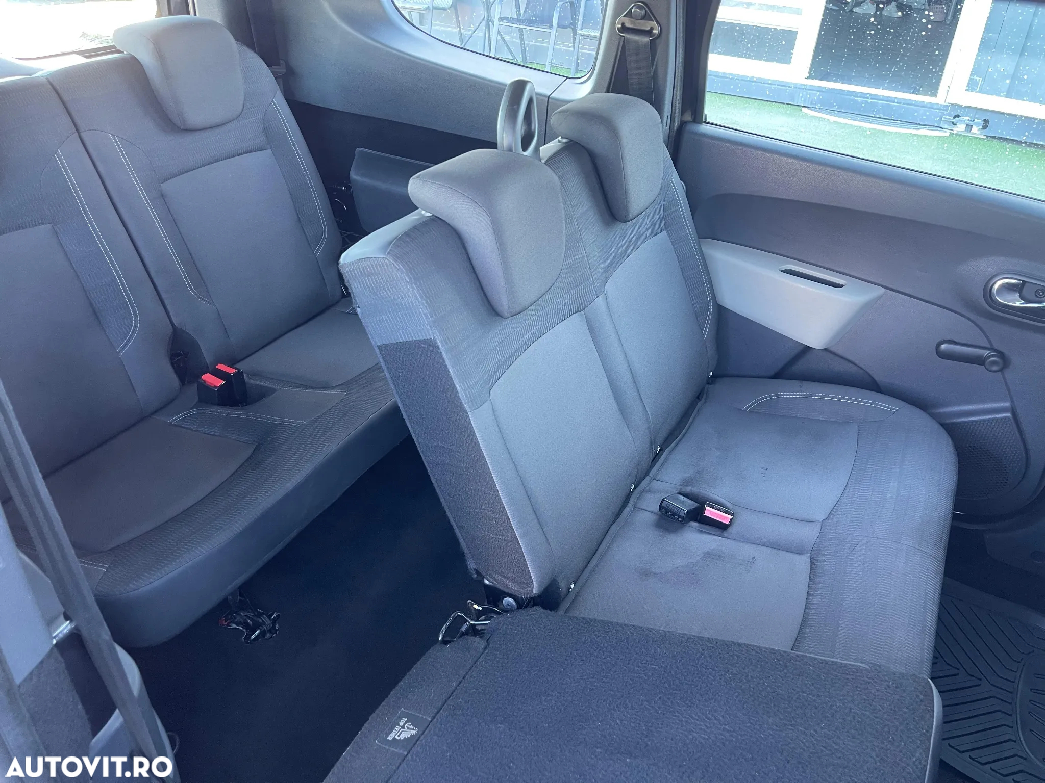 Dacia Lodgy 1.5 dCi 90 CP Ambiance - 14