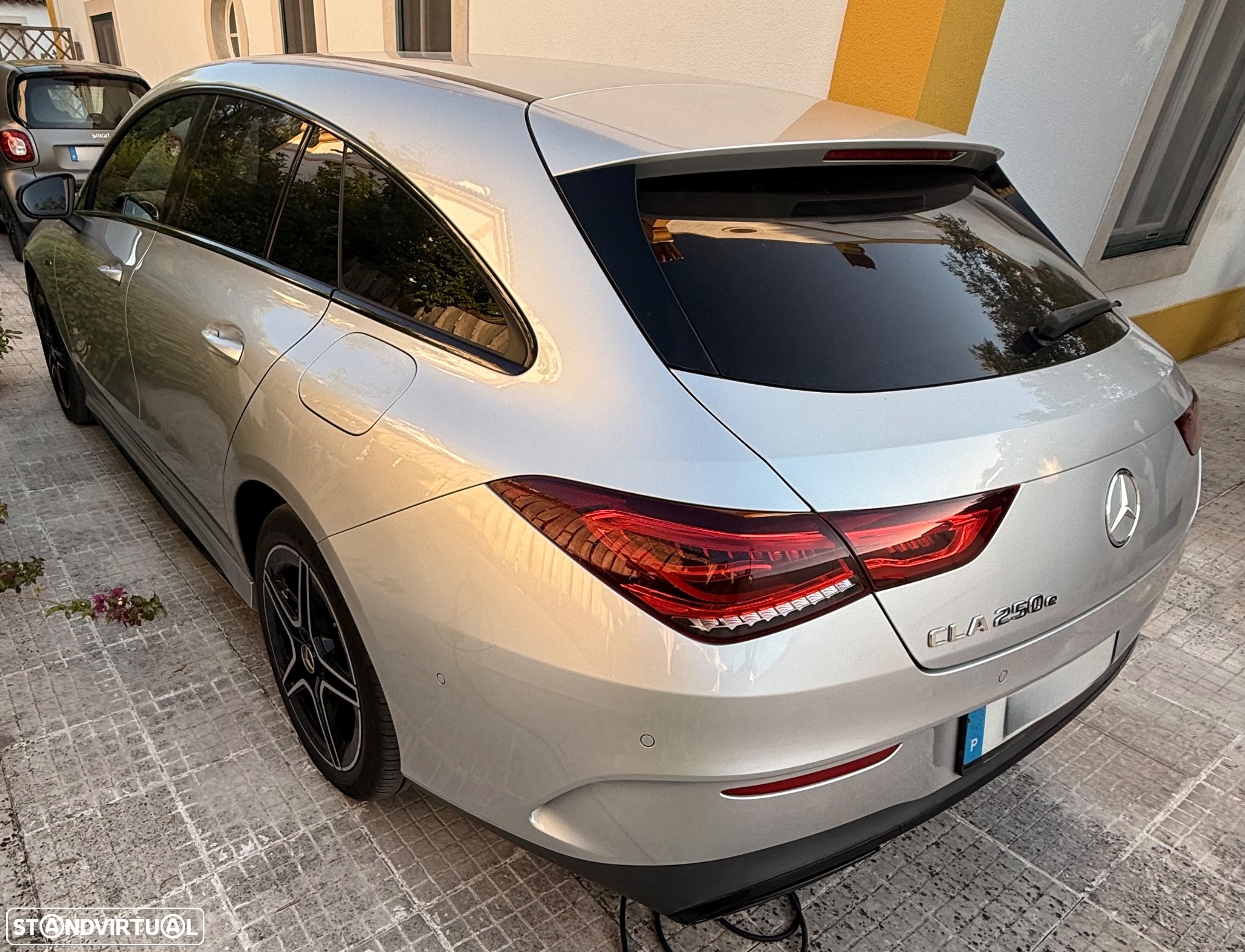 Mercedes-Benz CLA 250 e Shooting Brake AMG Line - 5