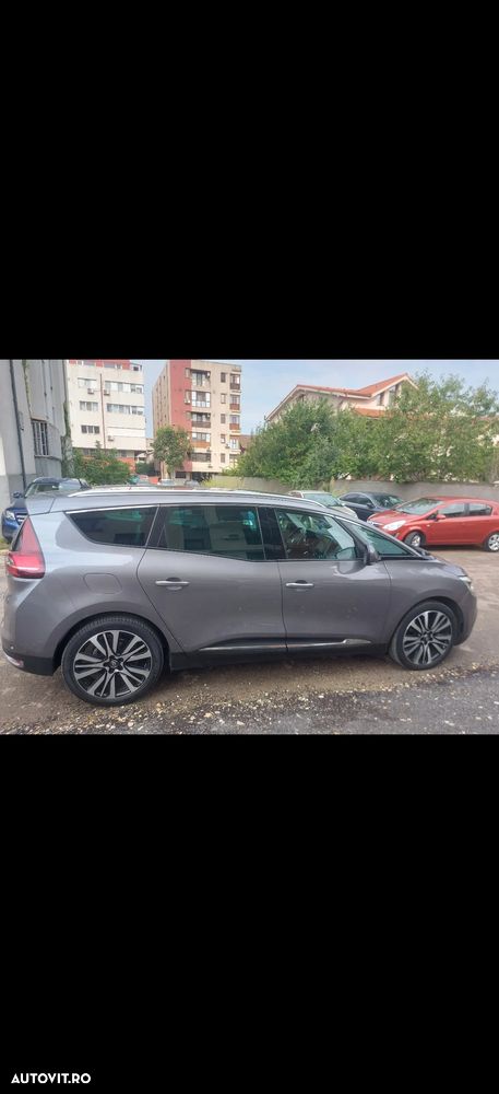 Renault Grand Scenic - 1
