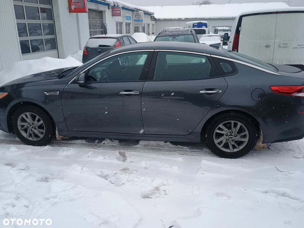 Kia Optima - 16
