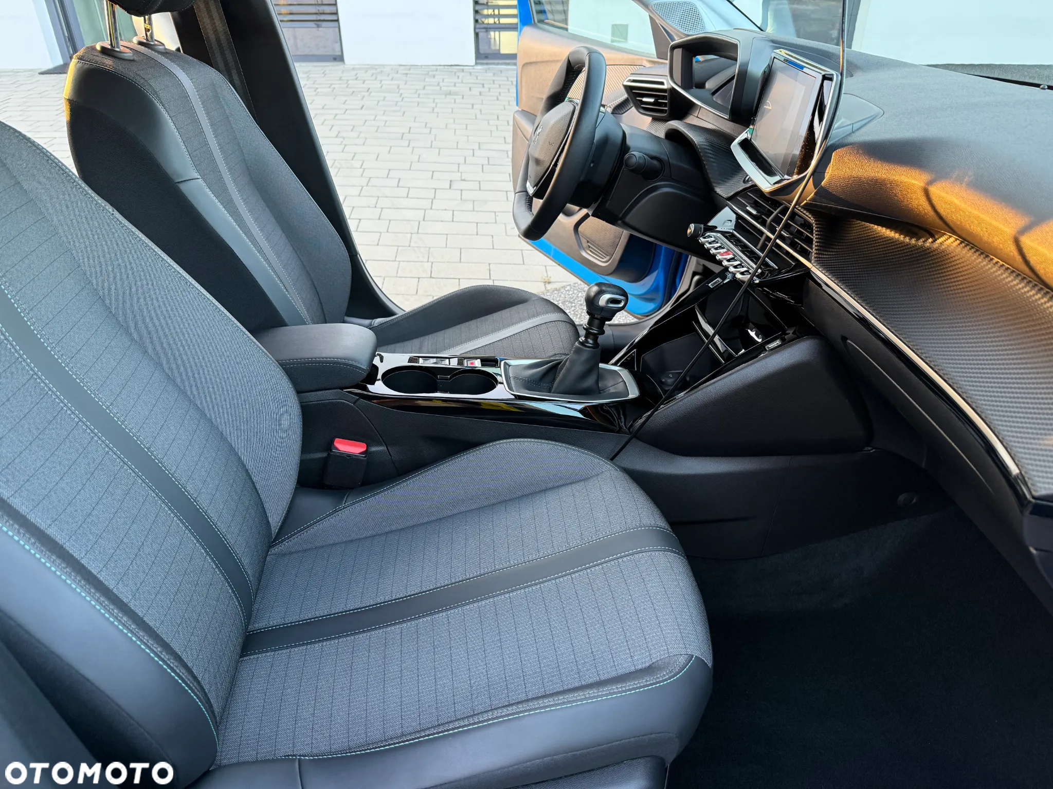 Peugeot 208 - 21