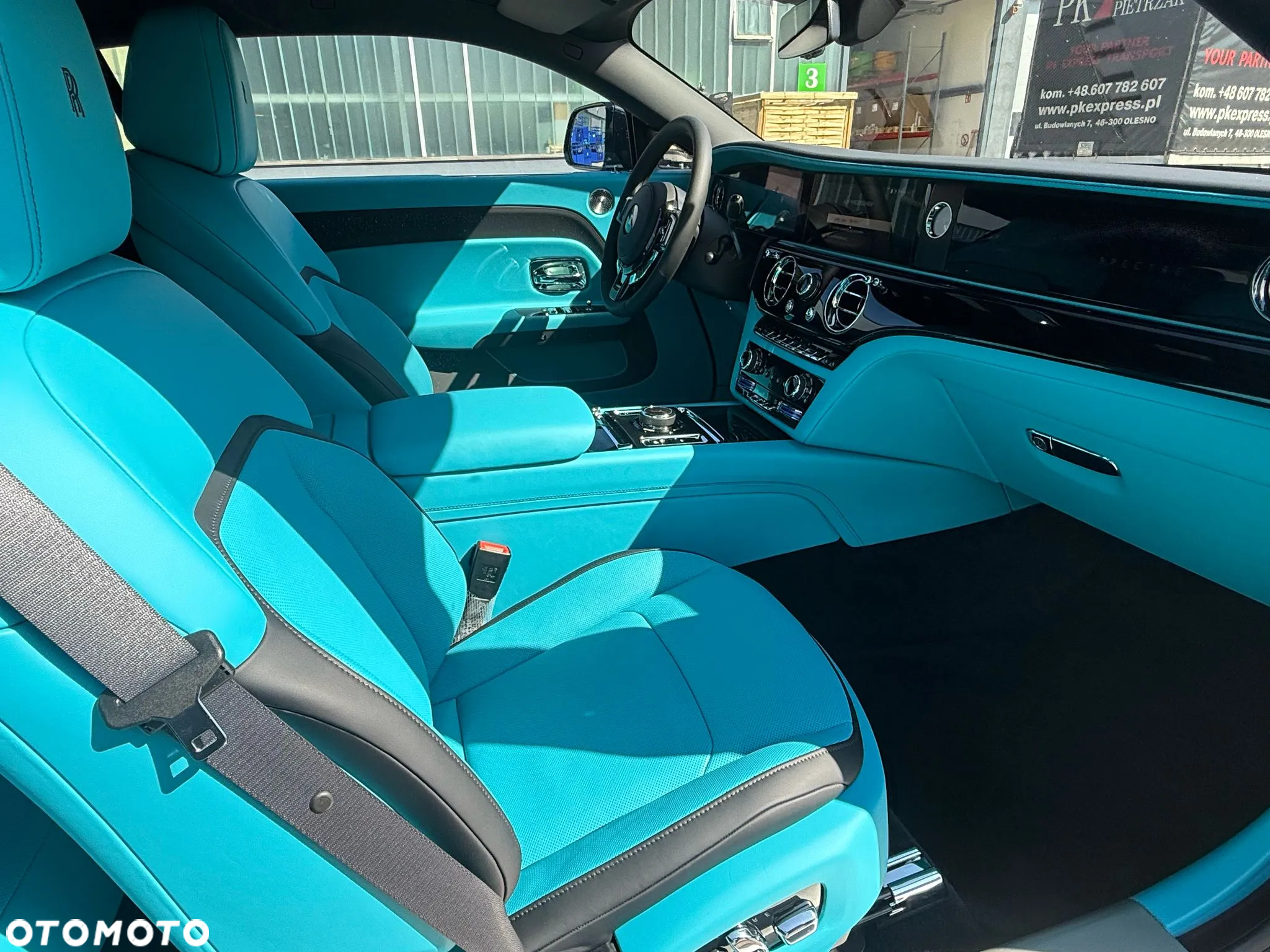 Rolls-Royce Spectre - 18