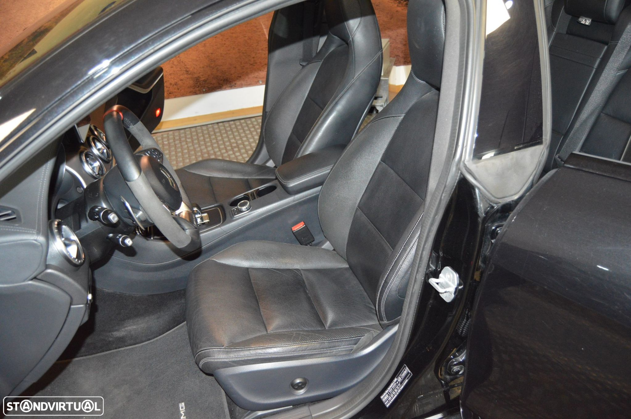 Mercedes-Benz CLA 45 AMG Shooting Brake 4-Matic - 34
