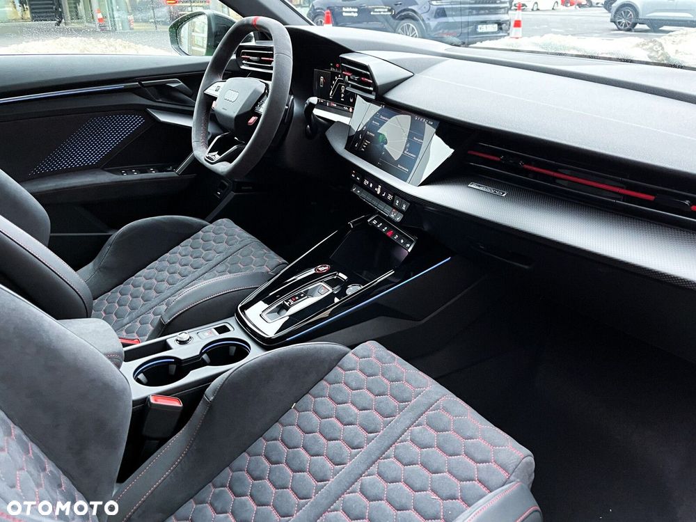 Audi RS3 Limousine - 18