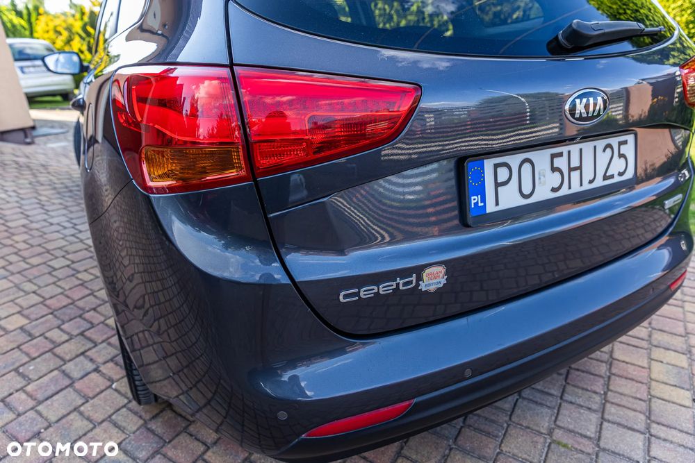Kia Ceed 1.6 GDI Dream Team Edition - 17