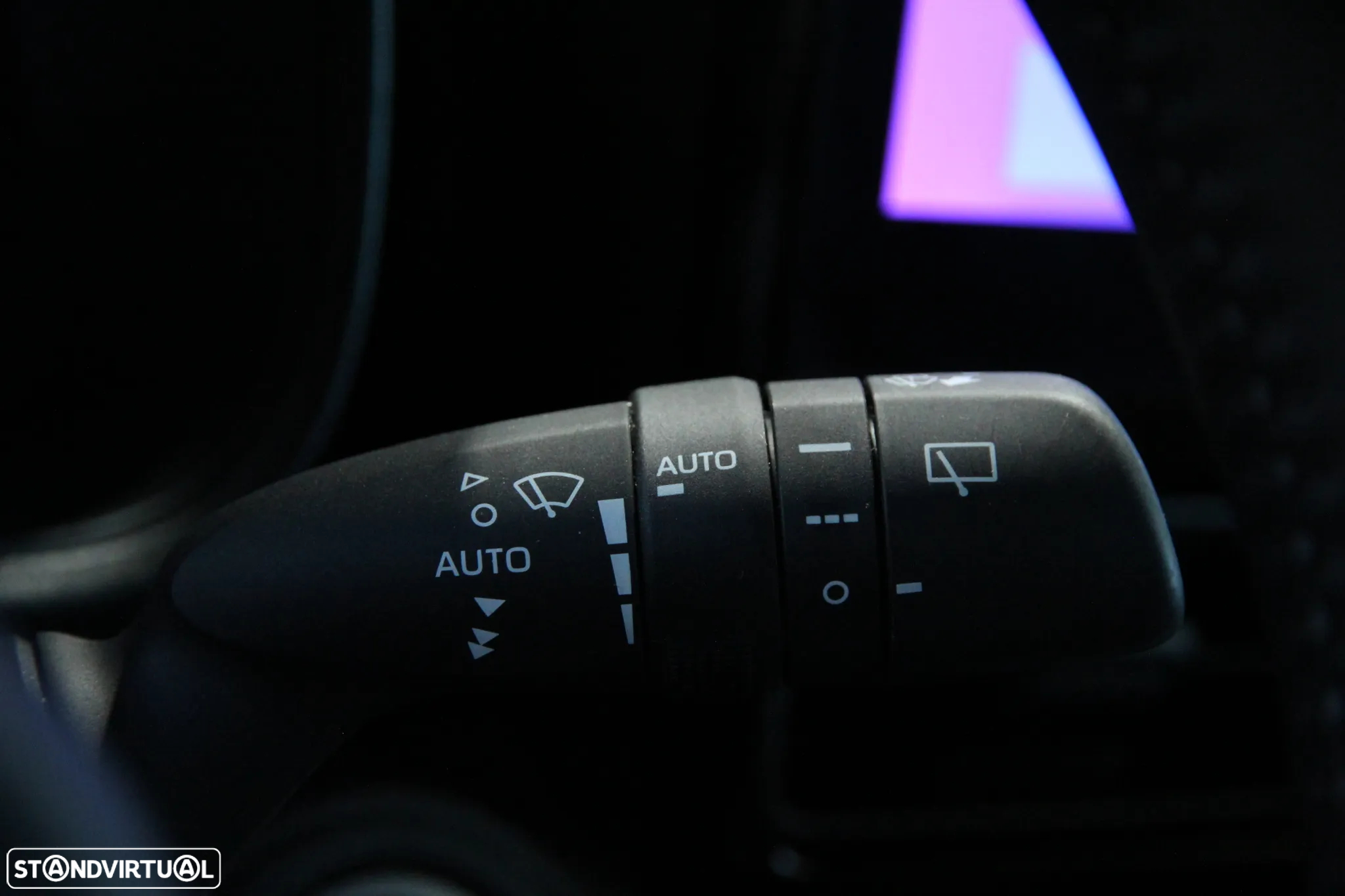 Toyota Yaris Cross 1.5 HDF Luxury - 24