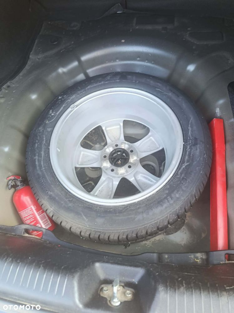 Hyundai Elantra 1.6 Comfort - 11