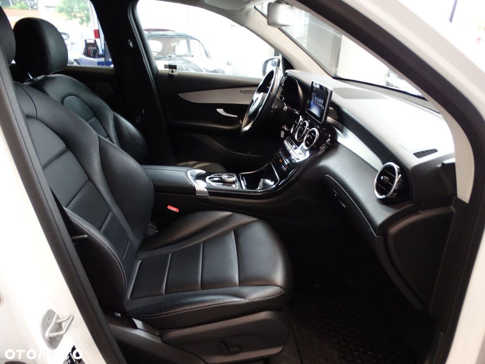 Mercedes-Benz GLC - 30
