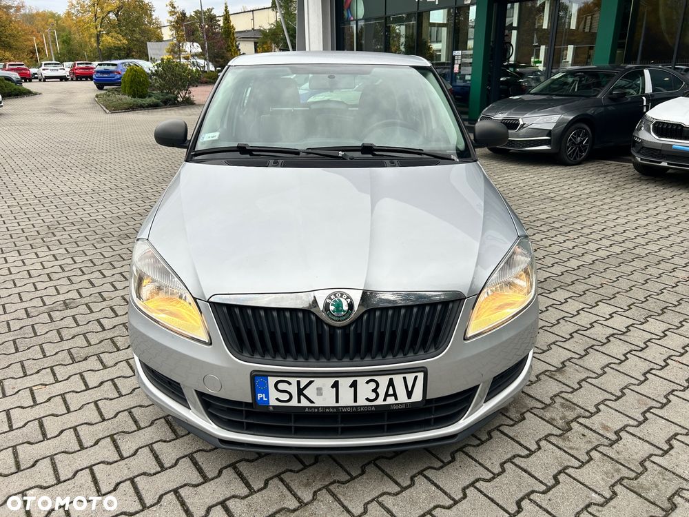 Skoda Fabia 2012 photo 3