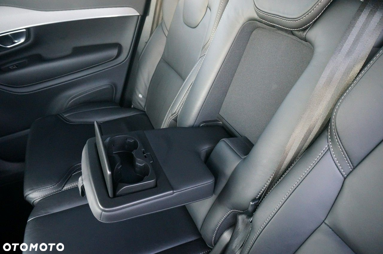 Volvo XC 90 - 33