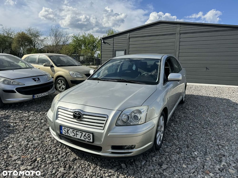 Toyota Avensis 1.8 VVT-i Sol Premium - 2