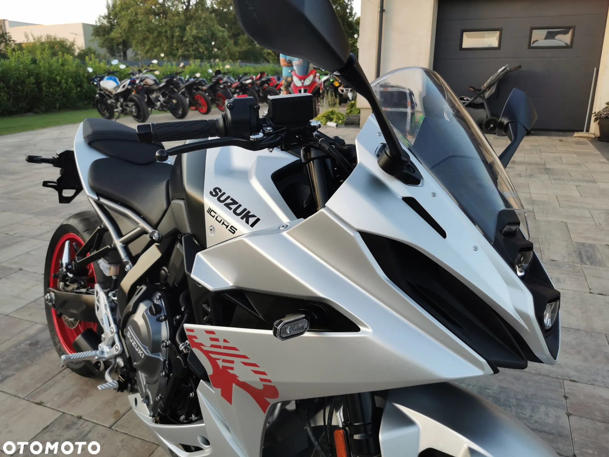 Suzuki GSX - 11