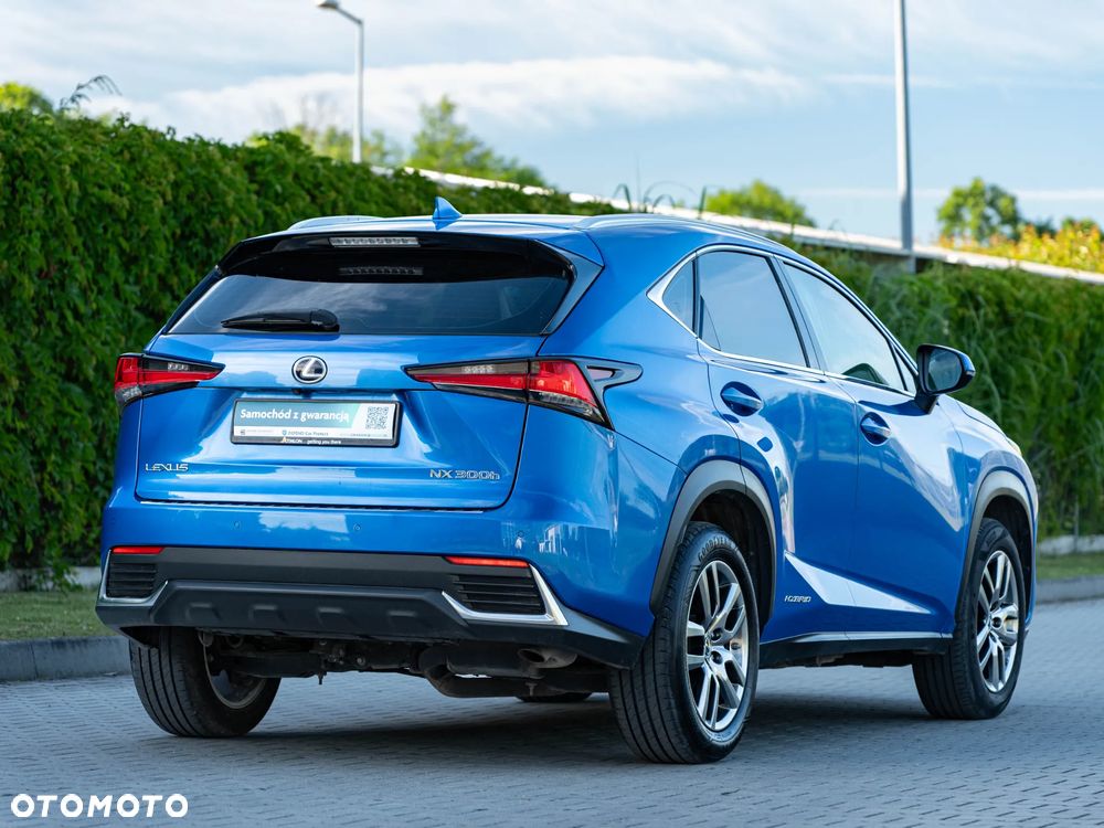 Lexus NX 300h Comfort AWD - 4