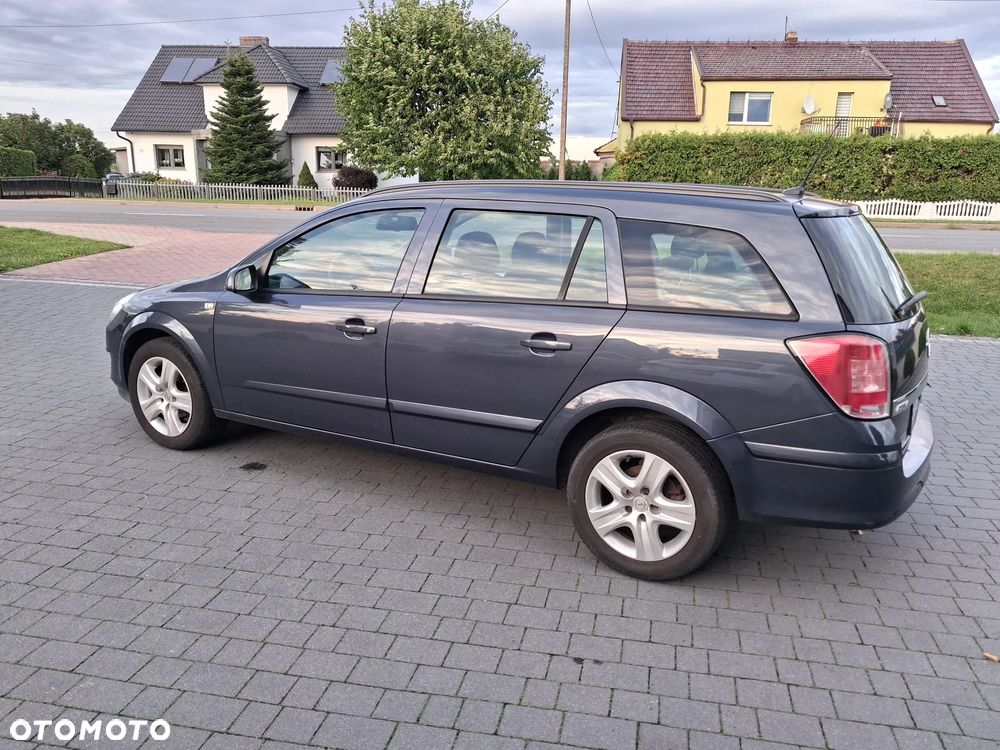 Opel Astra 1.6 Caravan - 27