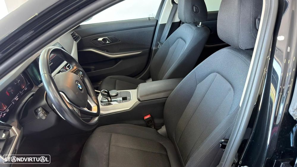 BMW 320 d Touring Auto - 4