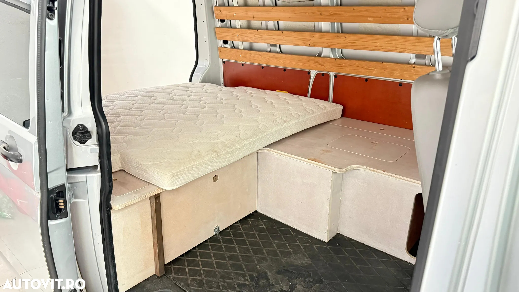 Volkswagen Transporter - 8