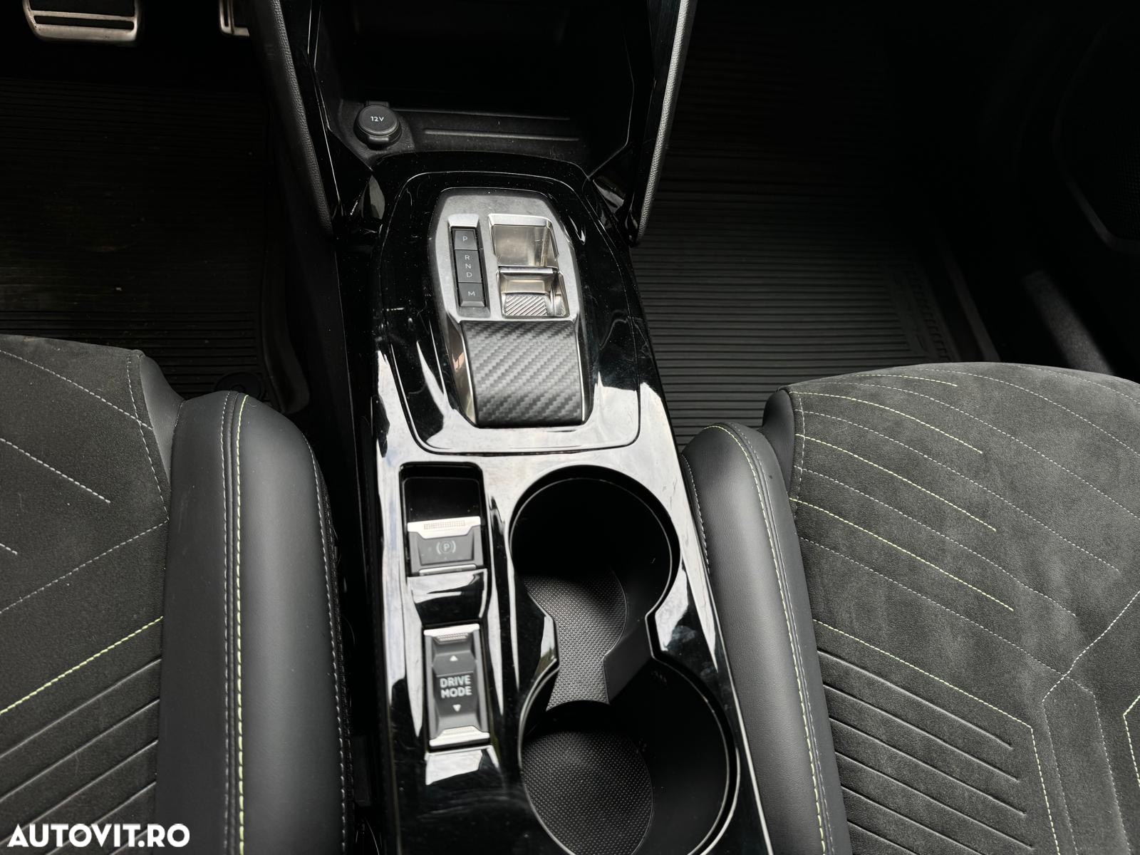 Peugeot 2008 1.2L 136 e-DCS6 MHEV GT - 9