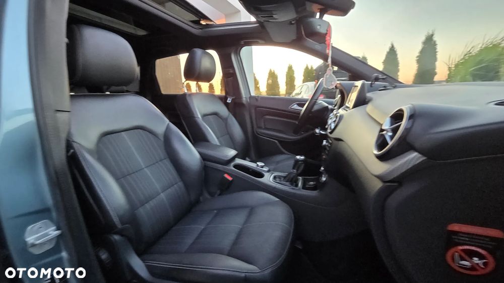 Mercedes-Benz Klasa B 200 (BlueEFFICIENCY) - 35