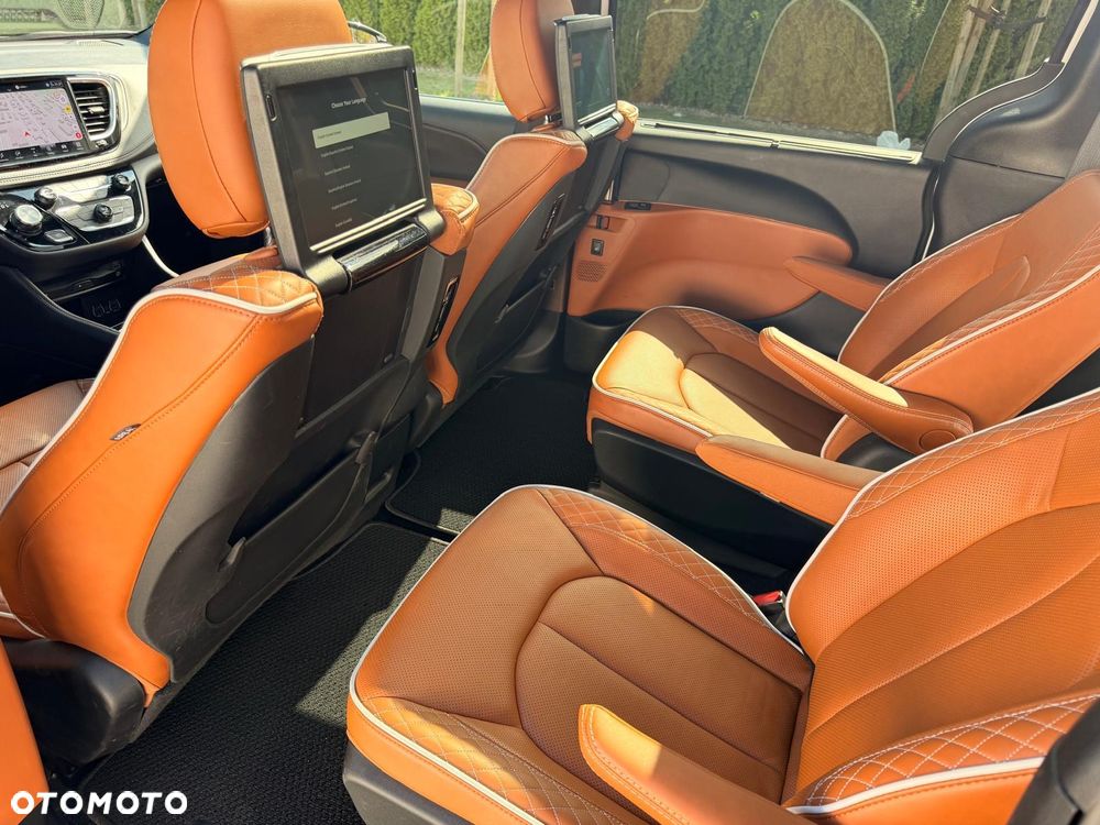 Chrysler Pacifica - 25