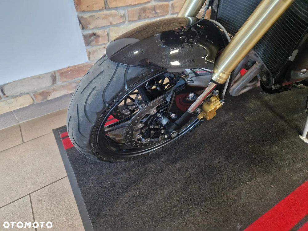 Triumph Street Triple - 10