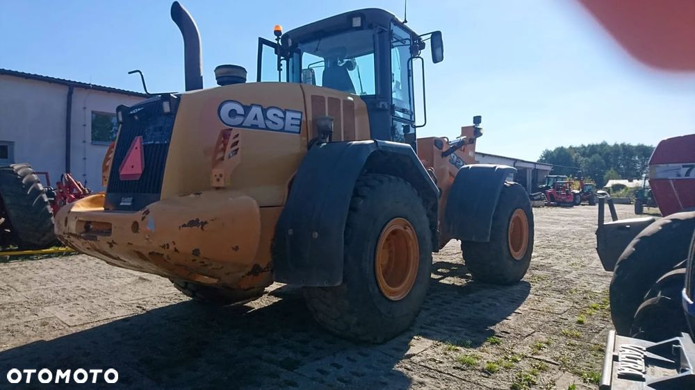 Case 921 F - 5