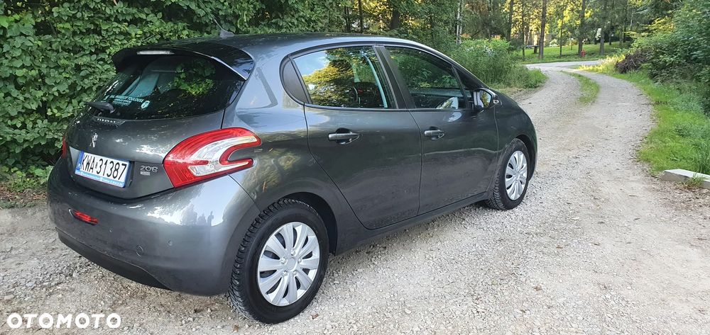 Peugeot 208 - 3