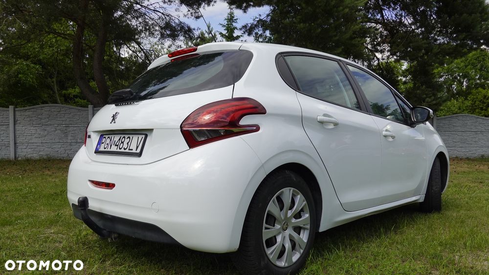 Peugeot 208 - 3